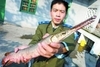 廣東發現怪嘴魚，離水能活，菜刀斬不死